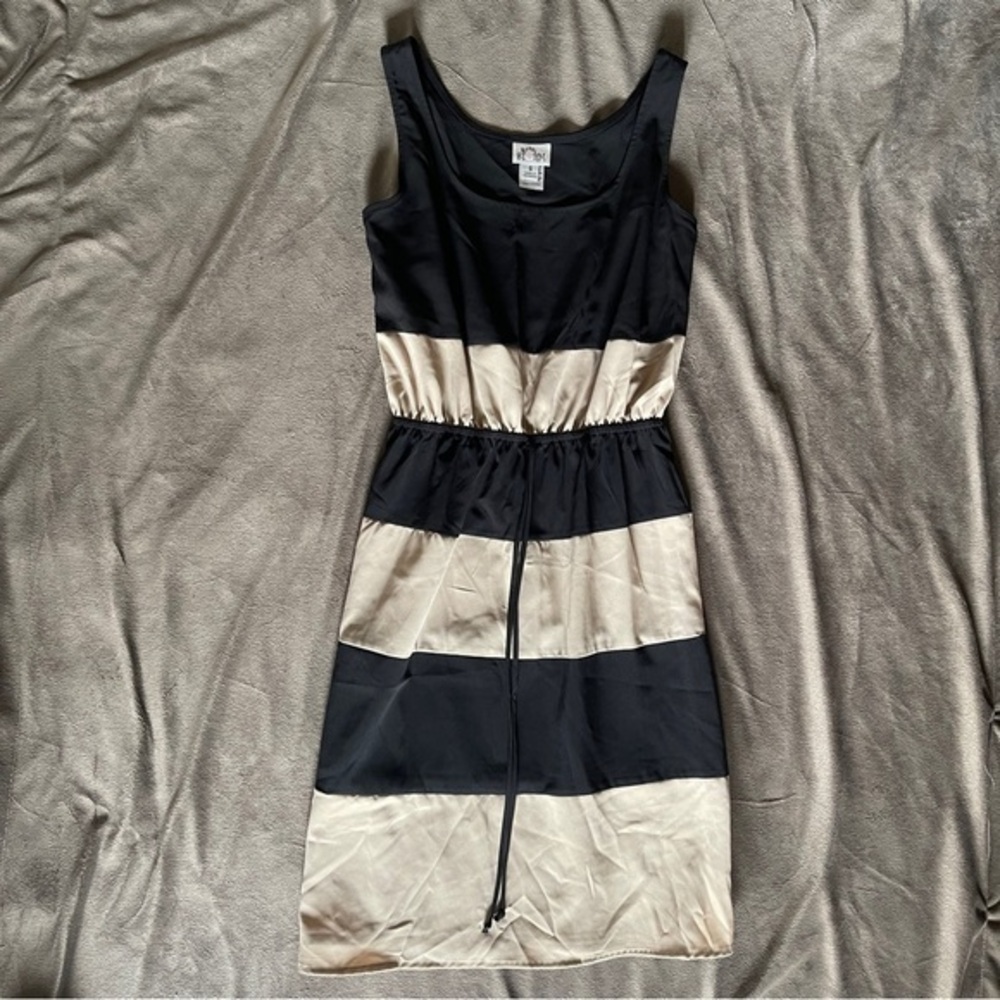 4 for 16$ Sweet Storm Black and Cream Colorblock Midi Dress